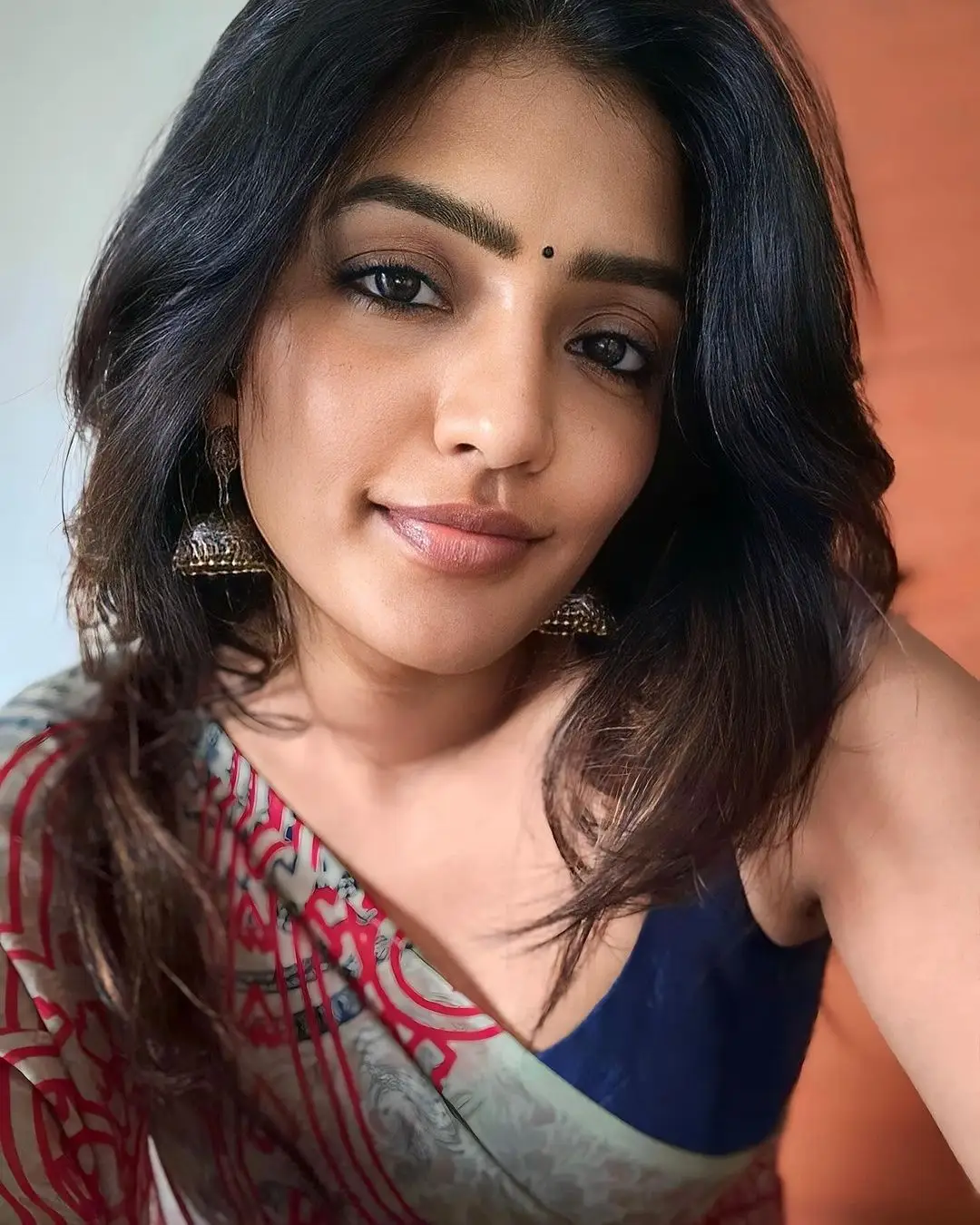 MUMBAI GIRL INDIAN EESHA REBBA IN BLUE SAREE SLEEVELESS BLOUSE